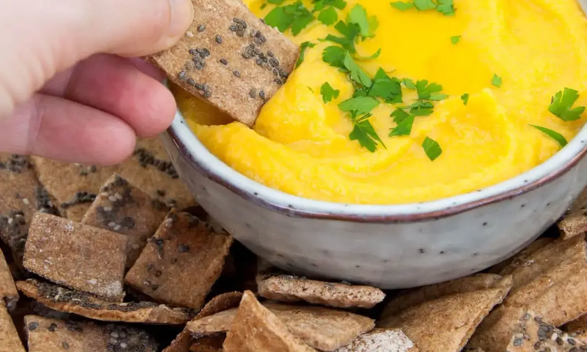 Beyond the Bite: A Comprehensive Guide to Irresistible Vegan Snacks and Dips