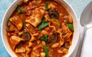 Comfort in a Bowl: Effortless Vegan Lasagna Soup Revolutionizes Weeknight Dining