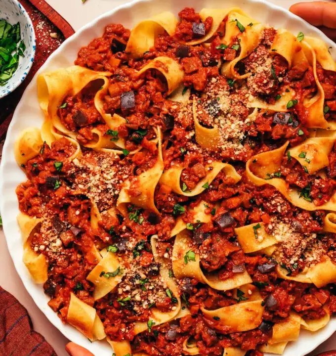 Culinary Innovation: A One-Pot Eggplant Bolognese Reimagines a Classic