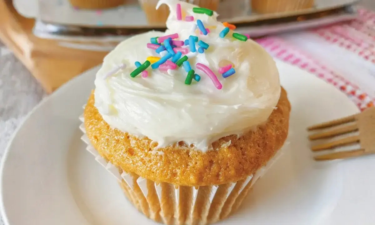 Effortless Elegance: Jillian Glenn’s "Light & Easy Vegan Baking" Delivers Versatile Vanilla Delights