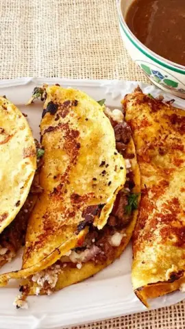 Mole Coloradito: Oaxaca’s "Little Red" Gem Offers a Sweet, Accessible Gateway to Mexico’s Iconic Sauce