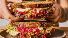 Power-Packed Plant-Based Lunch: The Gut-Loving Sourdough Sandwich Revolutionizes Midday Meals