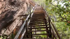 Scaling the Heights of Faith: A Comprehensive Guide to Wat Phu Tok, Thailand’s Most Adventurous Sanctuary
