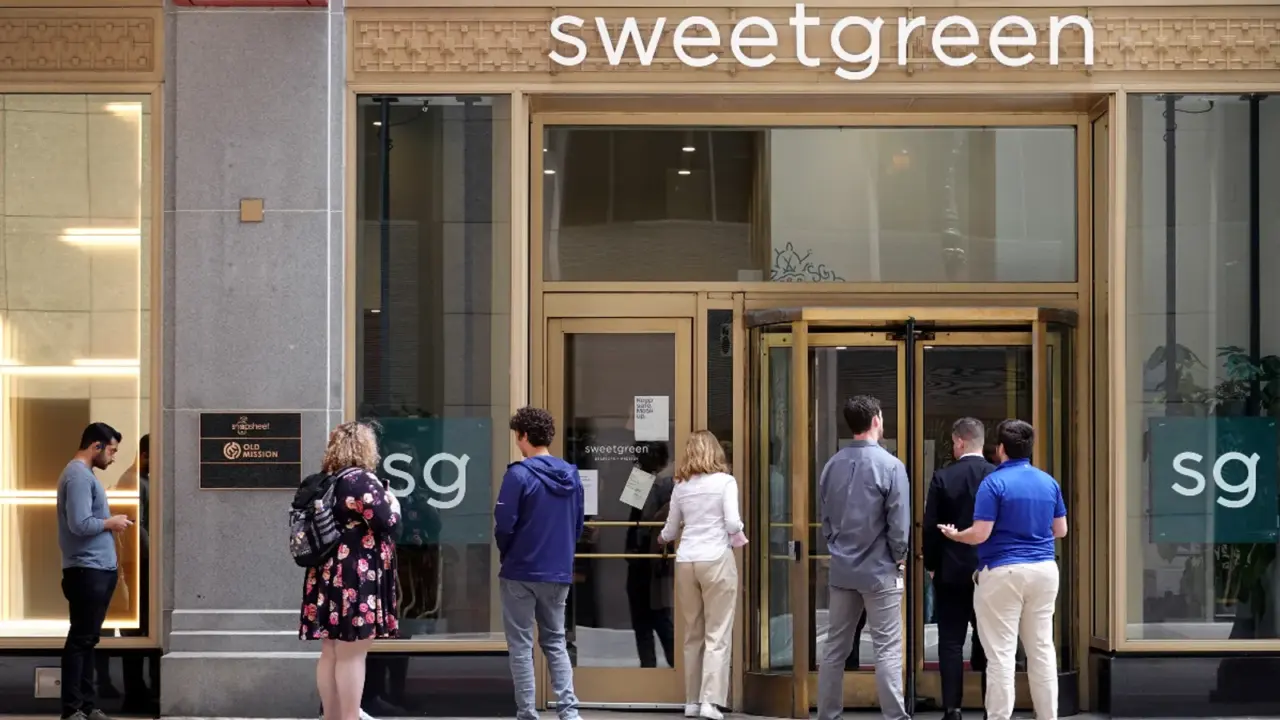 The $200,000 Salad: Sweetgreen’s Aggressive Strategy to Redefine Restaurant Management