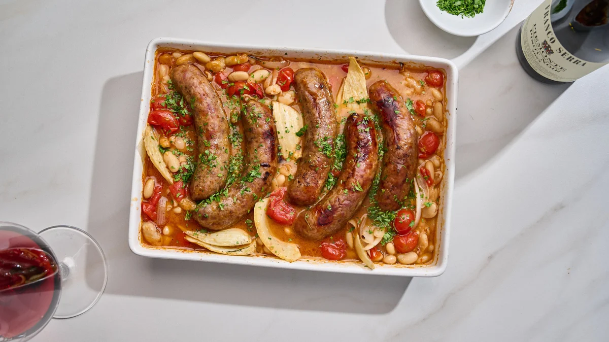 The Art of the One-Pan Roast: Elevating Tuscan Tradition with Italian Sausage and Cannellini Beans