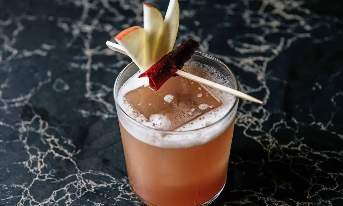 The Autumnal Alchemy: How Apple Cider is Redefining the Modern Craft Cocktail Landscape