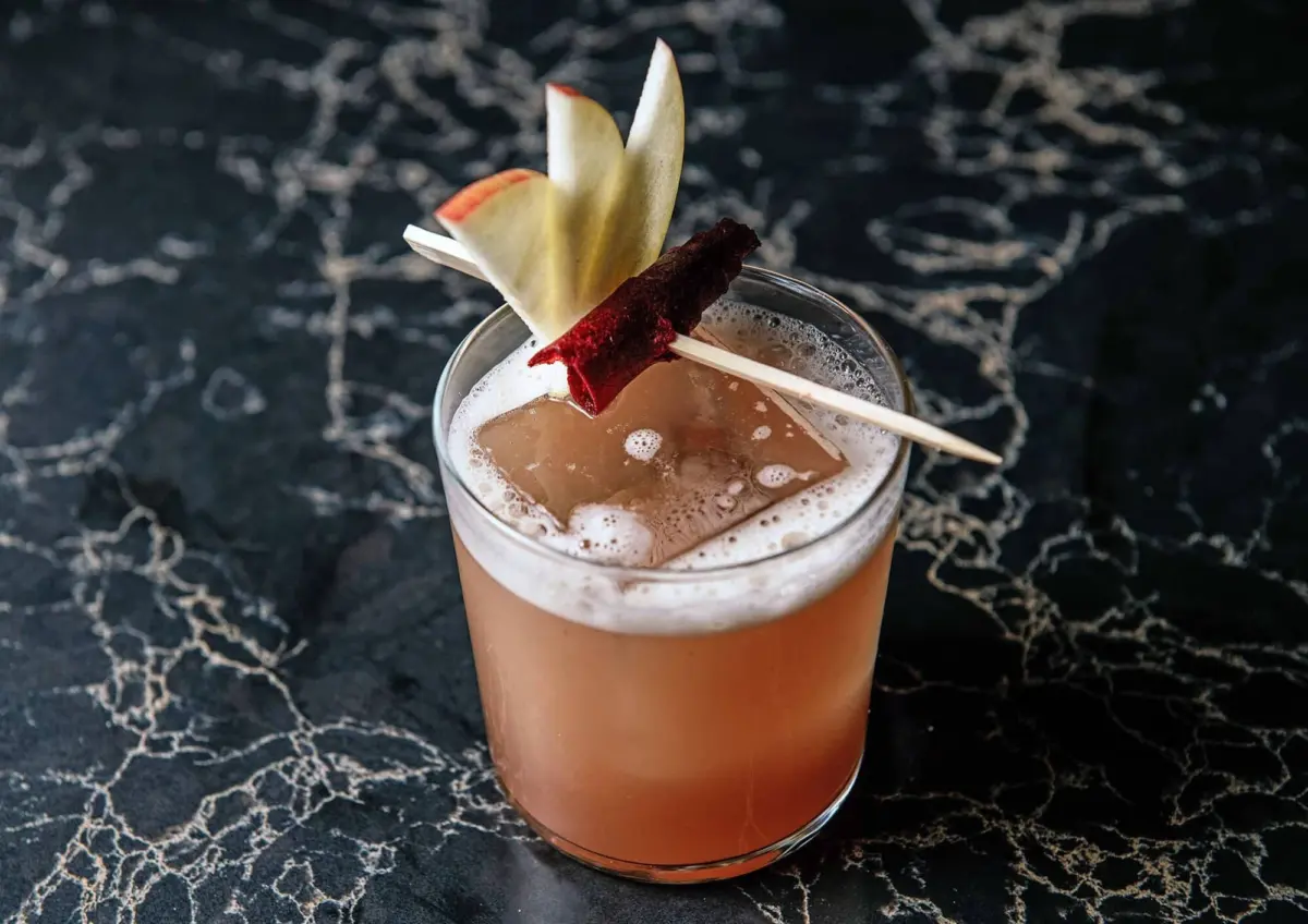 The Autumnal Alchemy: How Apple Cider is Redefining the Modern Fall Cocktail Landscape
