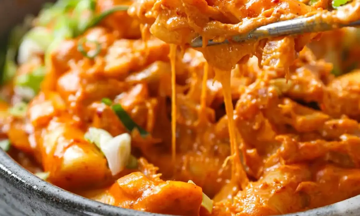 The Blushing Revolution: How Rose Tteokbokki Conquered Korea’s Culinary Scene