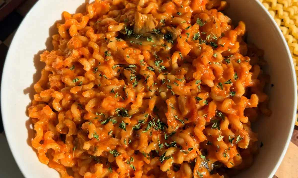 The Culinary Revolution in a Single Pan: Unveiling the One-Pot Gochujang Pasta Phenomenon