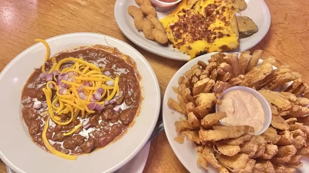 The Gastronomic Divide: Analyzing the Most Controversial Appetizers on the Texas Roadhouse Menu