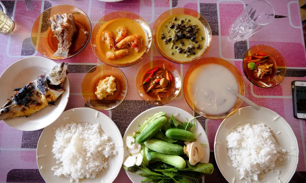 The Gastronomic Heritage of Kelantan: A Deep Dive into the Culinary Art of Nasi Ulam at D’Umi