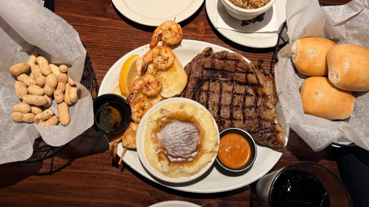 The Missing Staple: Why Cornbread Could Be the Ultimate Strategic Addition to Texas Roadhouse