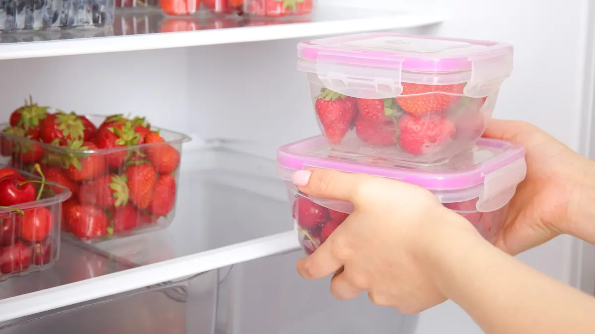 The Science of Longevity: How a Counterintuitive ‘Hot Bath’ Could Save Your Berries from Early Decay