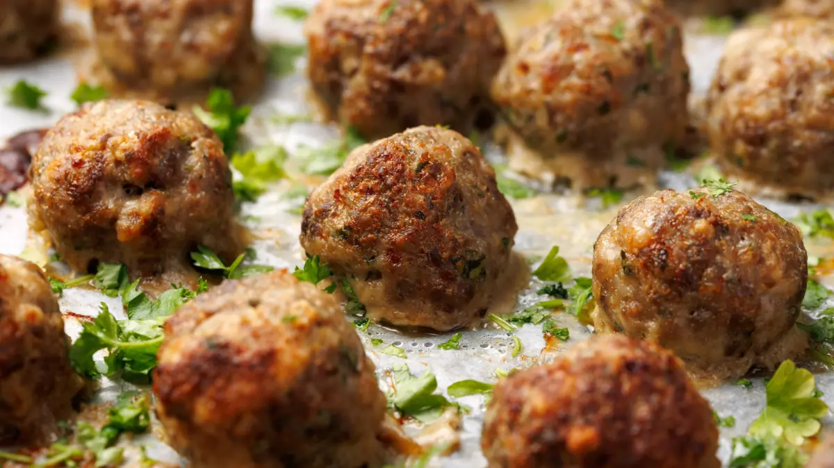 The Secret to the Perfect Meatball: Why Gelled Broth is Revolutionizing Ground Beef Preparation